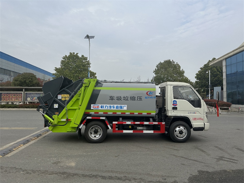 湖北程力福田藍(lán)牌5.8方壓縮垃圾車(chē)